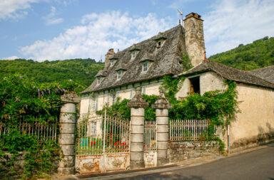 Carladez-Nord-Aveyron-patrimoine-St-Hippolyte-26-juillet-2006-st-hyppolyte-pons-archi-carladez-02
